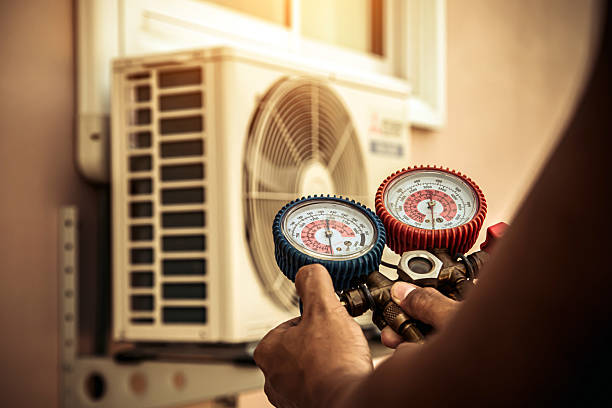 Professional Hvac Installation technician working in Drummonds, TN